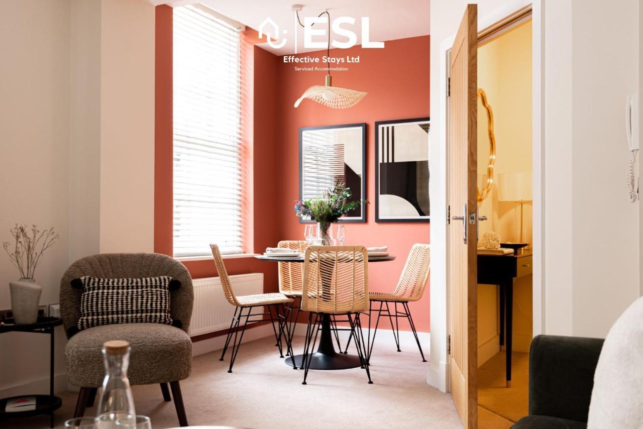 Elegant Apartment On Historic Cobbled High St Shrewsbury Town Centre Esterno foto