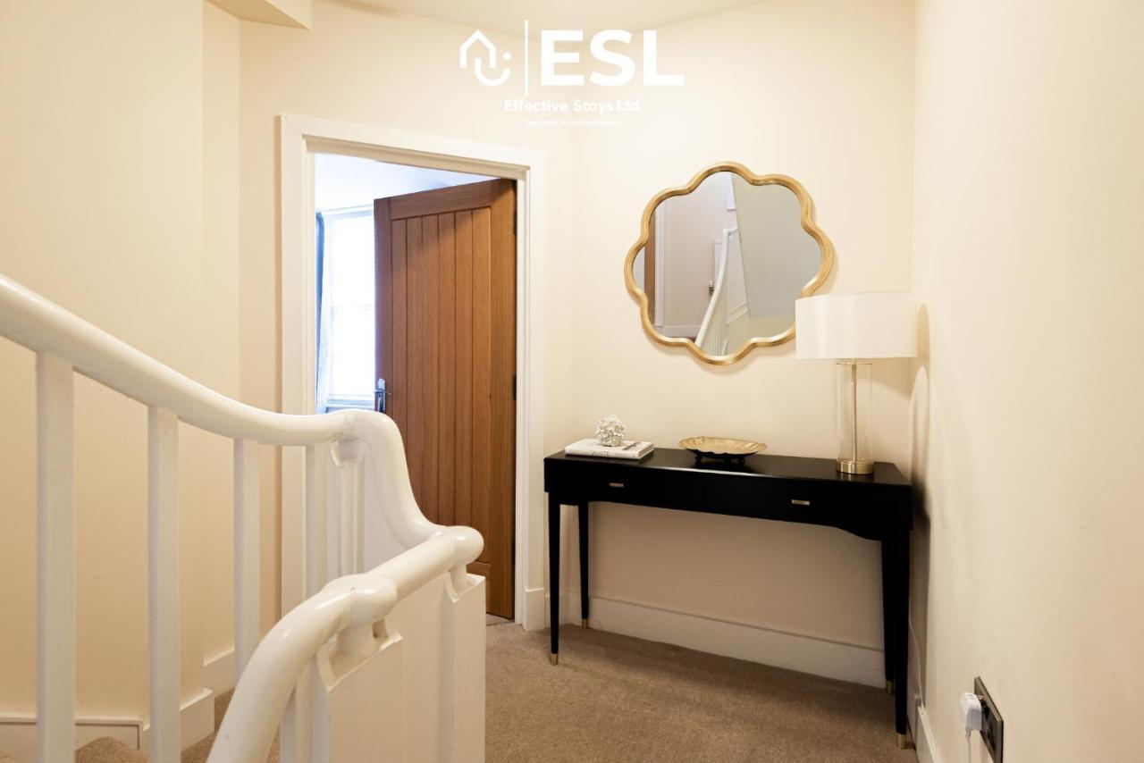Elegant Apartment On Historic Cobbled High St Shrewsbury Town Centre Esterno foto