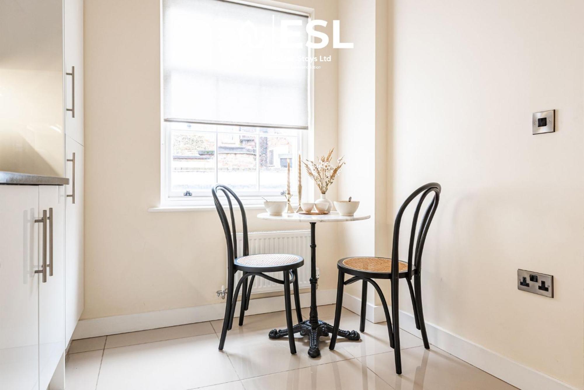 Elegant Apartment On Historic Cobbled High St Shrewsbury Town Centre Esterno foto